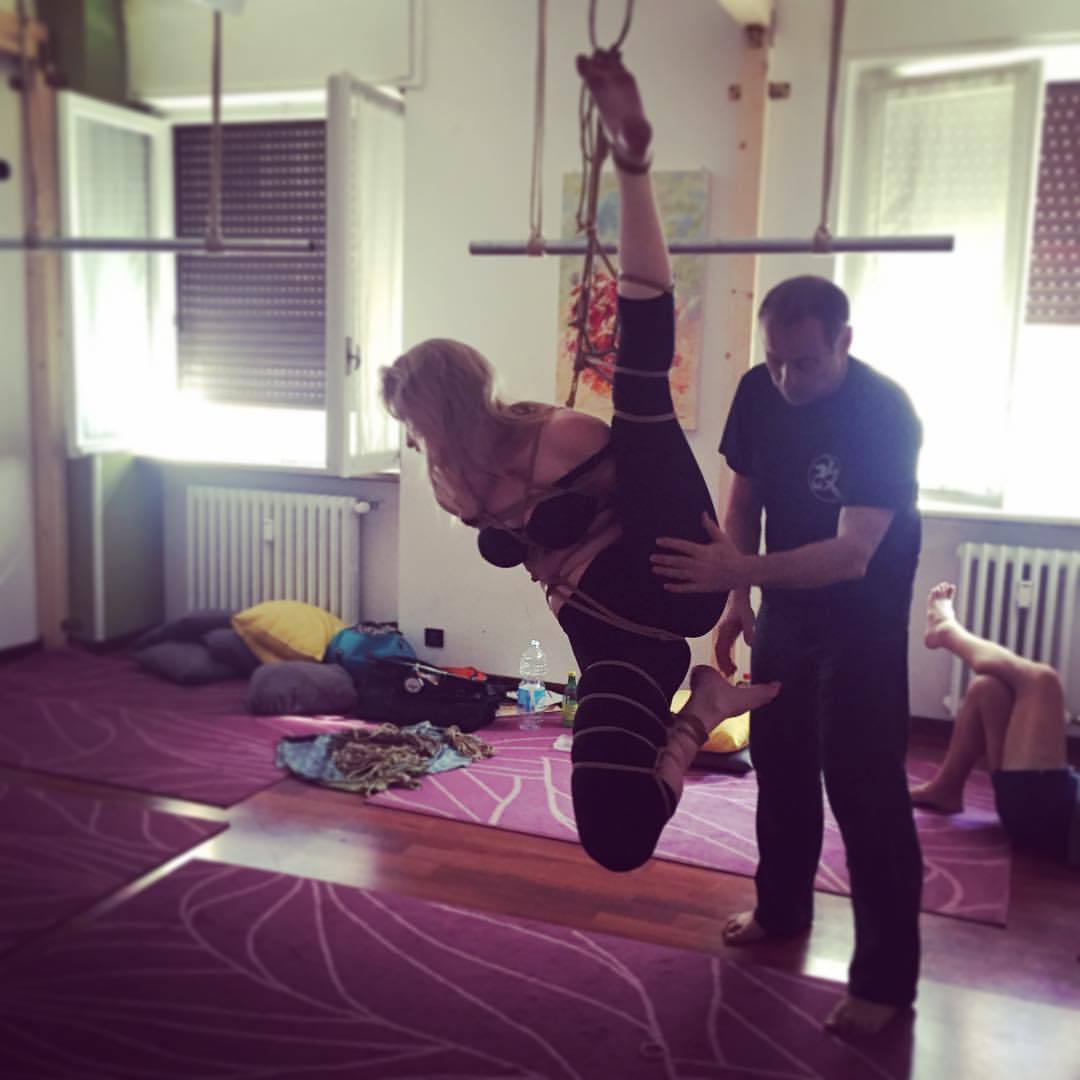 kirigamikinbaku:  Now! Workshop with Avalon @schoolofrope #avalon #workshop #shibari