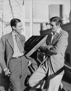 idlesuperstar: Cecil Beaton and Gary Cooper hanging out on a back lot, 1930s 