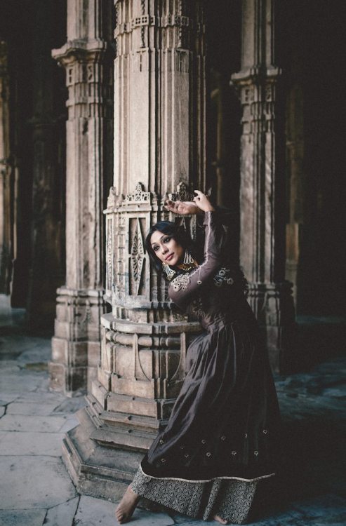 two-browngirls:SANJUKTA SINHA - KATHAK DANCER I love these captures by talented photographer Devansh Jhaveri. Spectacular Kathak dancer Sanjukta Sinha poses perfectly to express the sacred sensuality of the dance form.  - S