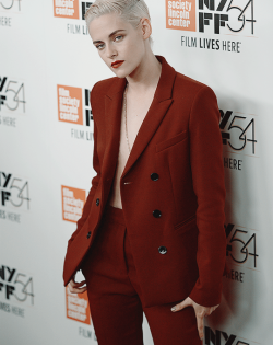 kristensource:  October 3 | Kristen Stewart attends the ‘Certain Women’ premiere during the 54th New York Film Festival in New York City