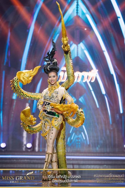 Miss Grand Thailand, 20171-3. Miss Rayong as a dragon horse8-9. Miss Bueng Kan as king of nagas