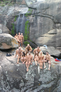 baremountain: Nudist friends are the best friends!