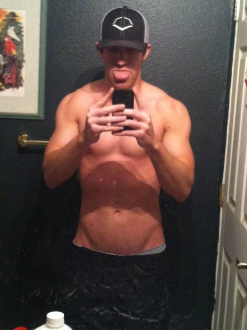 texashotmen:  breedr:  BREEDr ORIGINAL Eric, 23   Follow me at texashotmen.tumblr.com