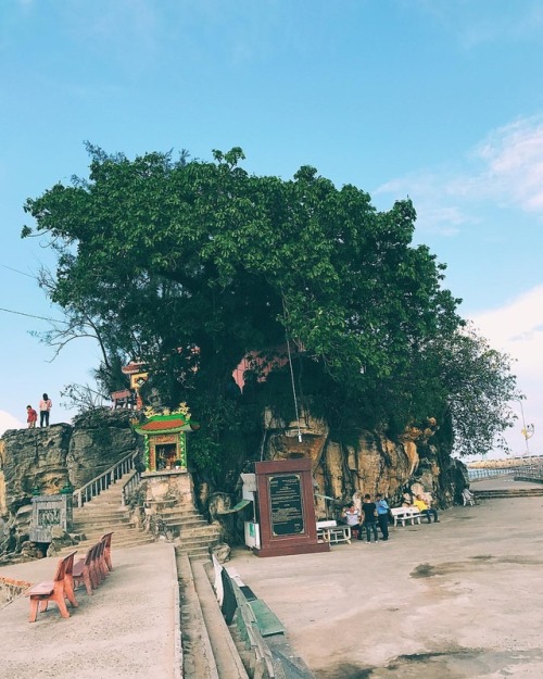 The Dinh Cậu Rock Temple is one of Phú Quốc’s most iconic sites and no visit to the island is comple