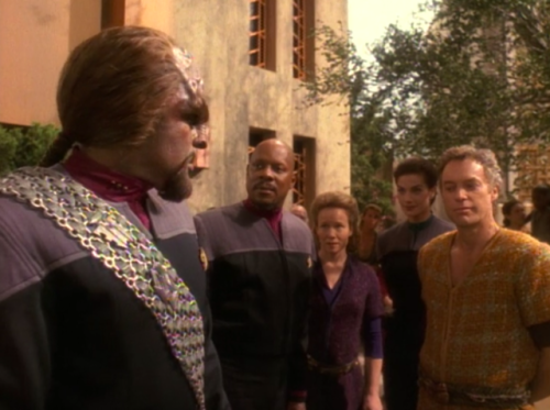 parmachkais-archive:anyone who says worf hasn’t got a sense of humour can square tf up.