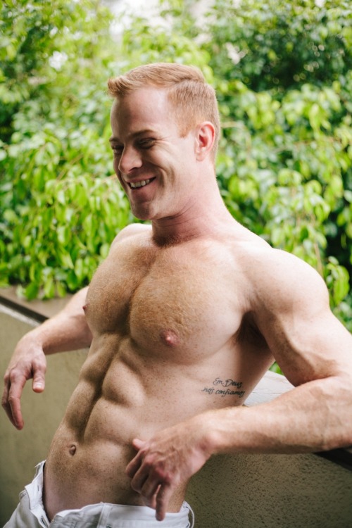 hunkopedia:    Follow Hunk’o’pedia for more hot guys! | Follow my personal blog!  