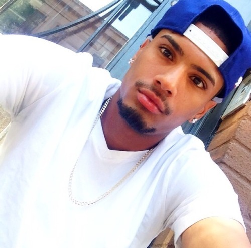 expossingpapis69:  www.expossingpapis69.tumblr.com  I love this fucking light skin😩😩😩  IG: youdontknowmecuz