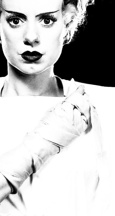 feuillestomber: Elsa Lanchester as “The Bride of Frankenstein”, 1935