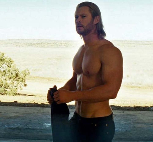 boytrappedinthcloset:  Chris Hemsworth truly is a God