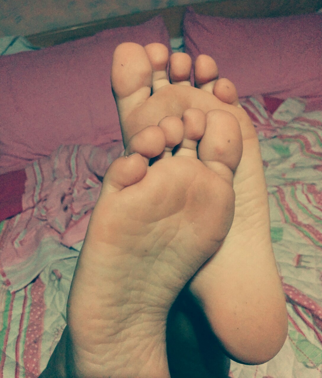 sidneysfeet:  For the ones who requested cum on feet