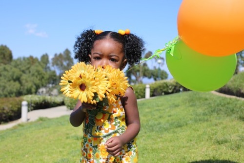 isaiahgraham:  sonofthestone:  some 📸 I took of my baby cousin. rt if she the cutest 😍  aww