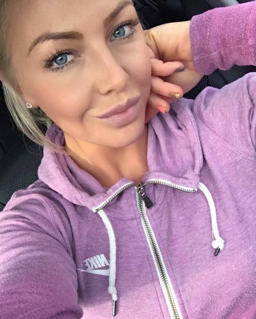 Nice catching up with my good friend @thelipqueen and getting my lips sculpted 👄 loveee 🙌🏼make sure you follow @thelipqueen 👄👄👄#best #liverpool by fitbyfiona