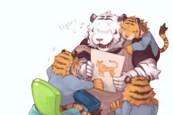 lowergold:Tiger!&lt;3