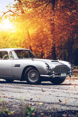 bloglikeaman:  Classic Aston. -B