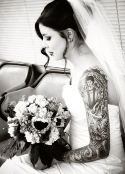 sexyinkgirls-mmm-so-nice:  More here Sexy Ink Girls - Mmmm, So