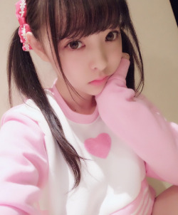 chii-bi:  Asian Cute Pink Fleece Pullover •