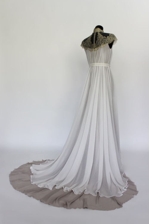 eilisoneal:lindafriesen:Art Nouveau inspired wedding dress, made of 3 layers of golden shimmering ta