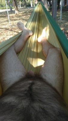 averagedudenextdoor:Hairy hammock hanging