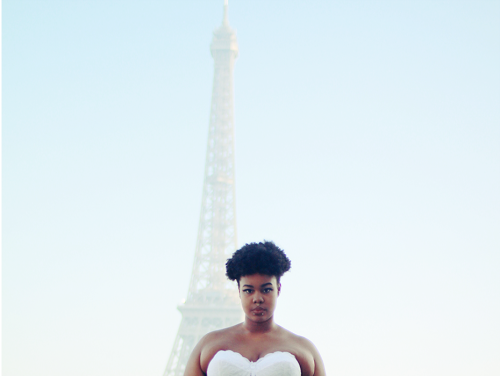 XXX iridessence:  “À Paris, à la Tour.”Bustier: photo