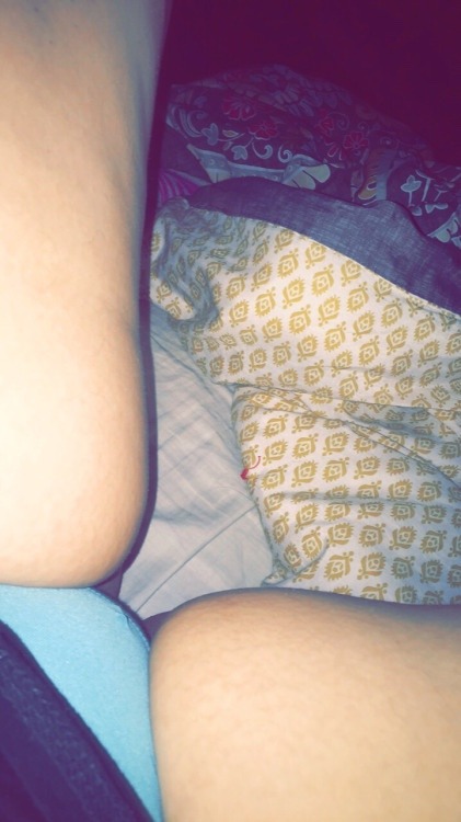 I love an anonymous tease…pussy look like it’s phat and nice. Show me more.