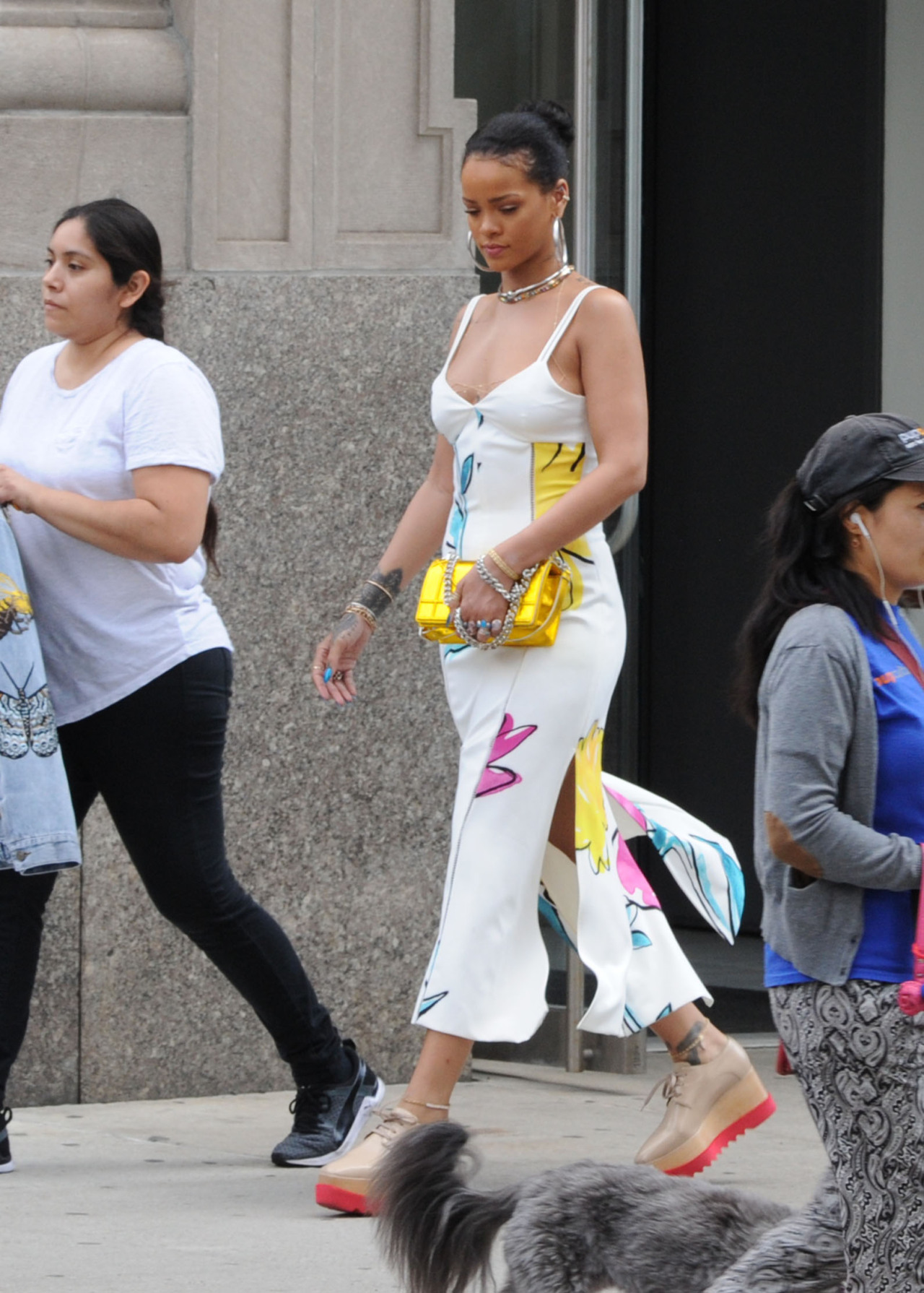 celebritiesofcolor: Rihanna out in NYC