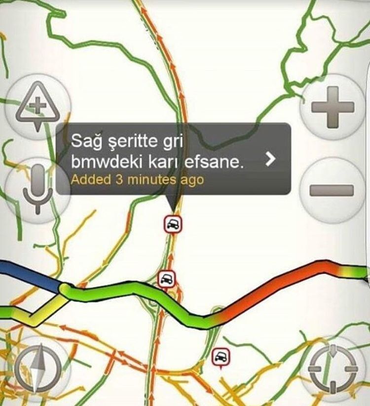 sağ şeritteki gri BMW'deki...