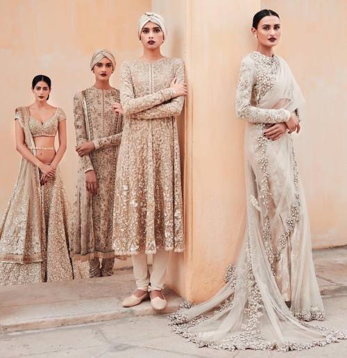 ❤️ @sabyasachiofficial #Couture #TheDecadentMaharani #Classic #WhiteOnWhite #FreshSummer #Embellishe