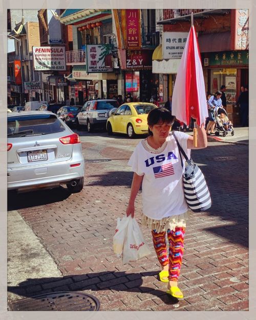 #WCW on this #NotTwoFucksGiven lady in #SanFrancisco. #USA #SanFran #SFO #SF #BayArea #Chinatown (at