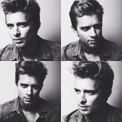 hotfamous-men:  Drew Van Acker