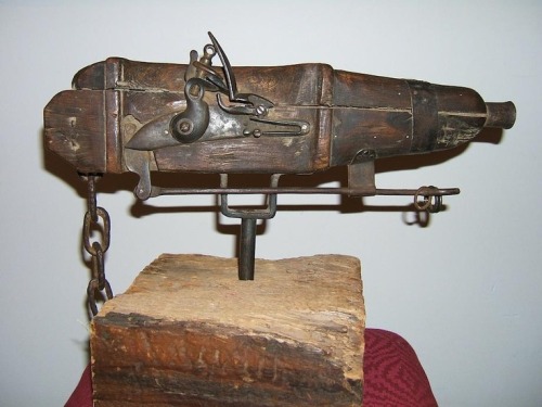 Sex Cemetery Gun: The gun, which the museum dates pictures