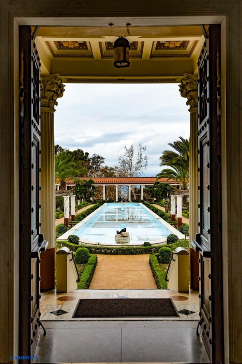 noragaribotti:Getty Villa, Los Angeles-A view of the outside Peristyle. The Getty Villa is a replica of the archaeologist’s blueprints of the Villa dei Papiri in ancient Herculaneum (Ercolano, Italy). Remarkable!  For all of my friends, Happy New Year!