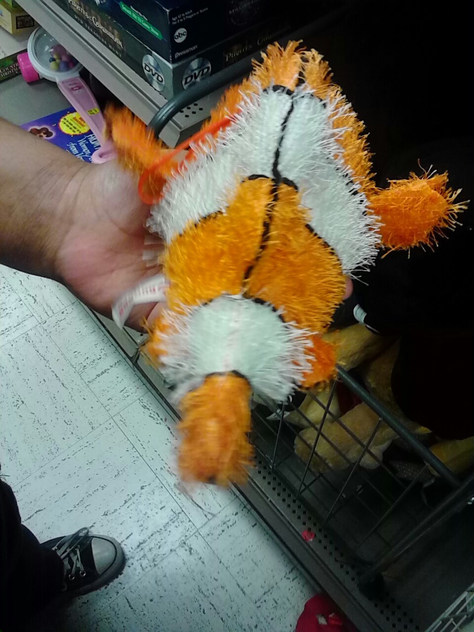 xxinoriyukixx:  We found nemo!!! Nope….just his derpy brother demo