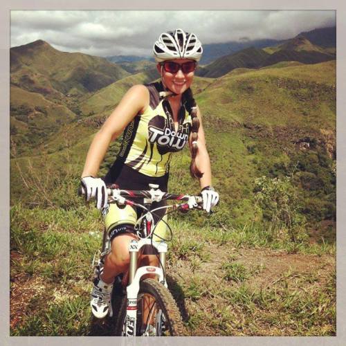 steveinaspeedo:Hard Bodies of the Day: women on bikes. Click HERE for more “hard bodies of the day