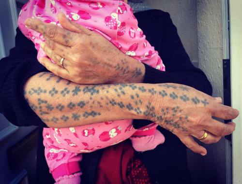 Met this beautiful old woman with these beautiful tribal tattoos today. .❤️ #SairaHunjan #thegirlwit