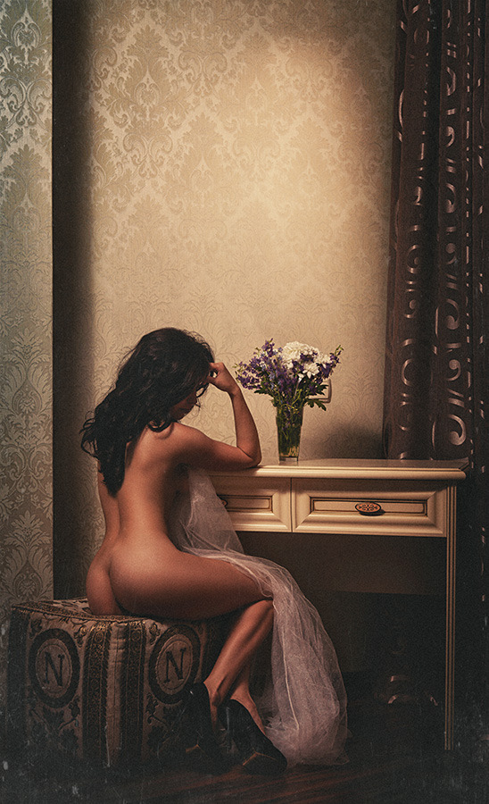 titillate-me:  .. where are you …. 