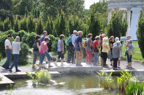 2016 Year in ReviewDocent Marilee explains the history of the gardens.  Weekly tours take place on S