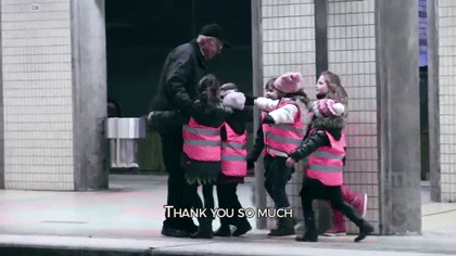 sizvideos:  Children surprises old man in a train station (video) 