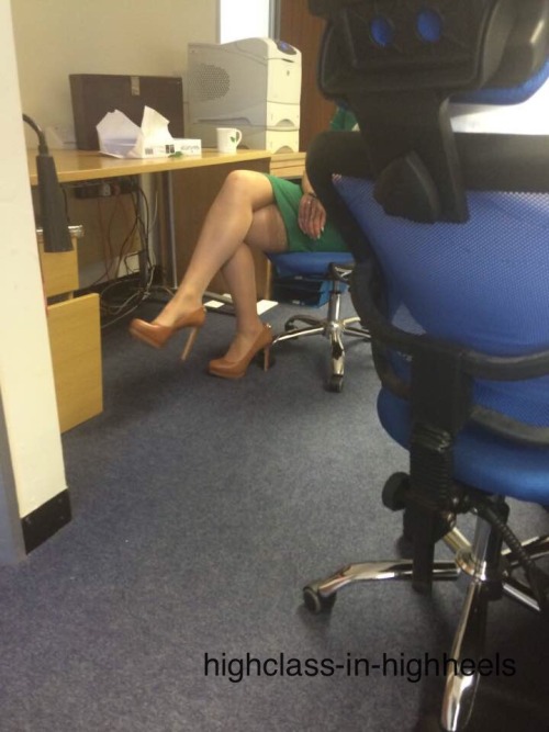 highclass-in-highheels: Flashing stocking tops in the office again