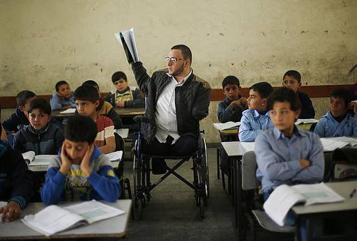thepalestineyoudontknow:Ahmad AlSoaferi , 25 , a Palestinian teacher who lost both