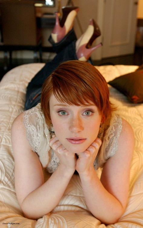 sexyandfamous - Bryce Dallas HowardShe’s so lovely!