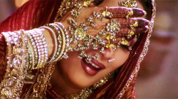 milk-honey-tea:  Madhuri Dixit in Devdas