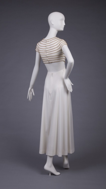  Evening DressDesigner: EstevezDate Made: 1960-1969Origin: United States of America California Los A