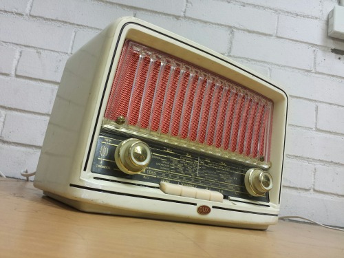 Dux SA2006U-69 Tube Radio, 1958