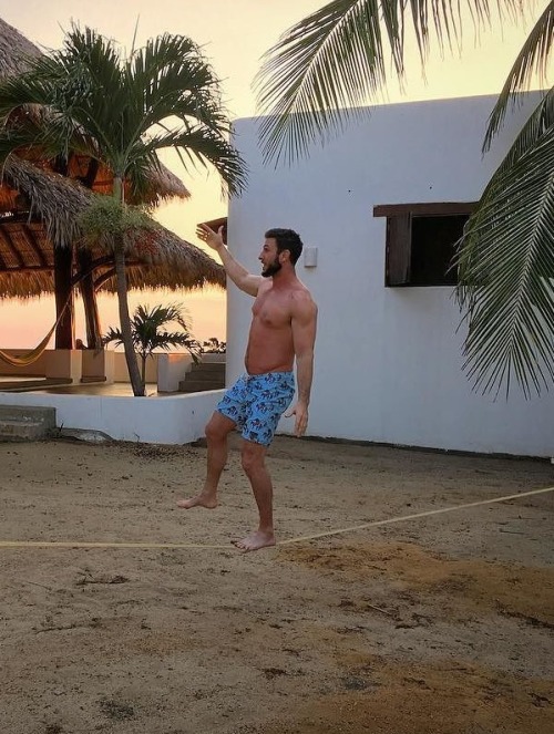 hotfamousmen:  Pablo Schreiber