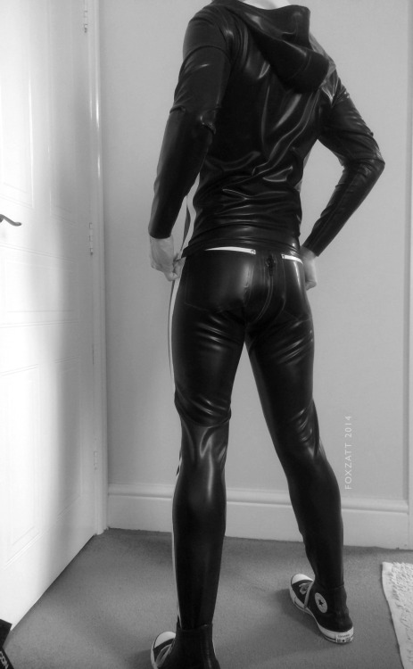 smbdboi: foxzatt:Hoody from Blackstyle, Berlin. Skinhead Jeans from Regulation, London.Love the outf