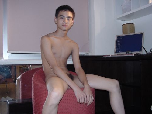 hot4asianmale:  See more at: Hot4AsianMale.tumblr.com  最美小鲜肉