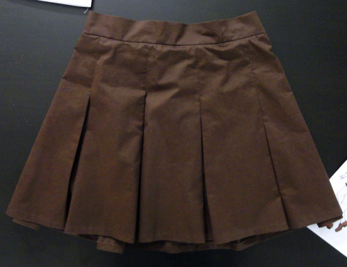 Euphonium skirt progress~The finished waistband was 1.5″ tall and 25″ in circumference. 