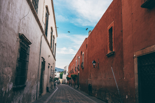 XXX brandeezyx:  qsvblog:  Querétaro - Rojo photo