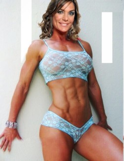 Paula Trapani Musculosa Por @Fingerbringer