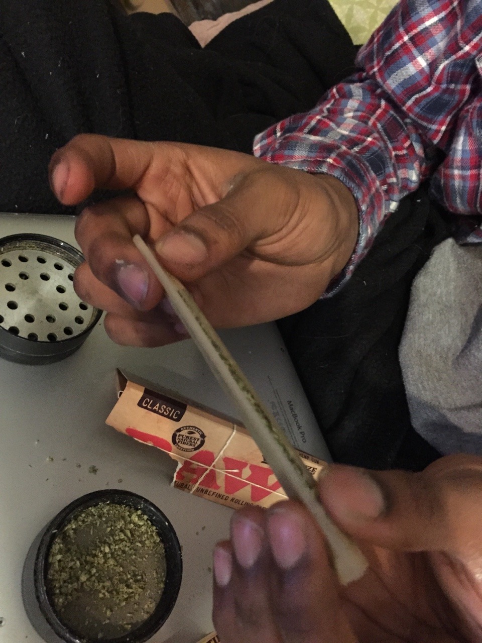 veraisastoner:  Bby rolling up 
